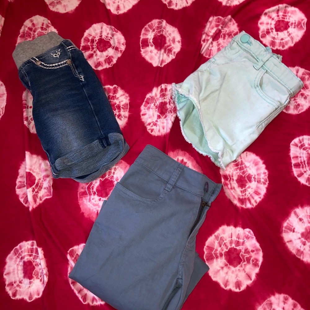 Bottoms bundle size 8!